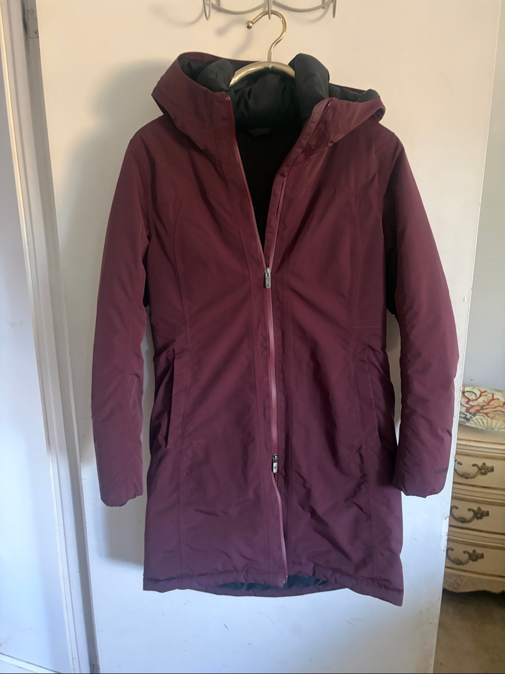 Lululemon Snow warrior parka Cassis - Original Release